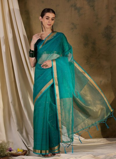 Distinctive Woven Traditional Saree