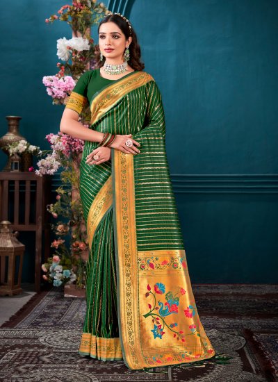 Distinctively Silk Weaving Designer Traditional Saree