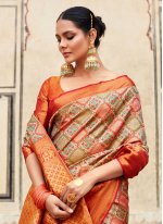 Enchanting Trendy Saree For Ceremonial