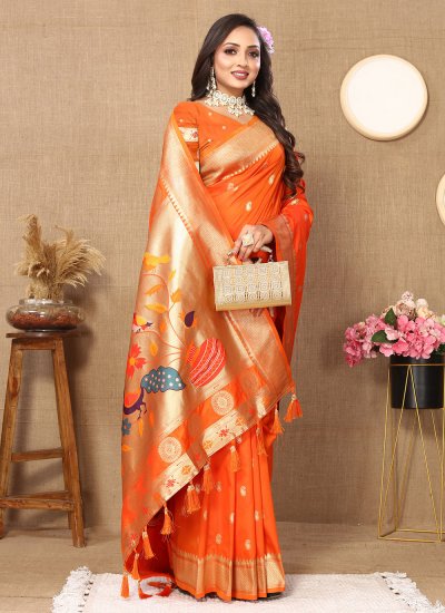 Engrossing Silk Weaving Classic Saree