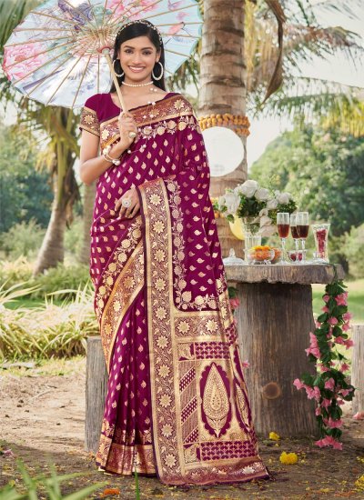 Excellent Weaving Silk Magenta Traditional Designer Saree