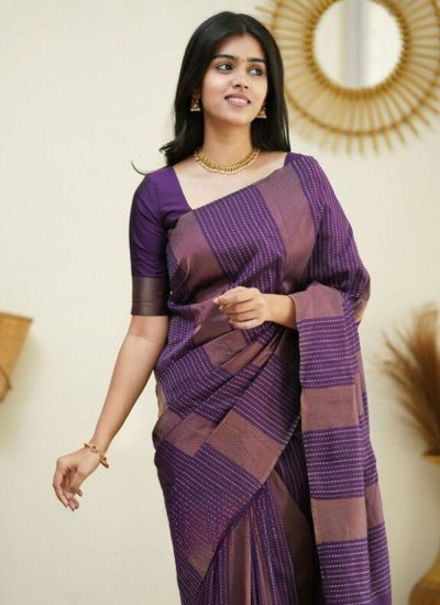 
                            Fetching Banarasi Silk Purple Woven Classic Saree