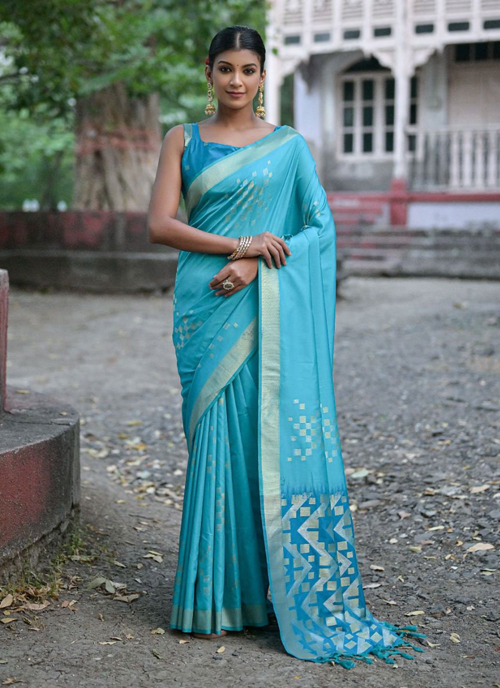 Buy RekhaManiyar Chiffon Embroidered Firozi Color saree Online at Best  Prices in India - JioMart.