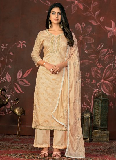 Pink Bollywood Salwar Suits for Women: Buy Latest Designs Online | Utsav  Fashion