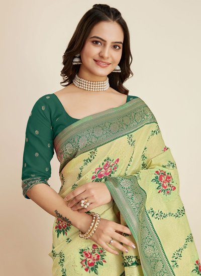 Gleaming Weaving Green Classic Saree