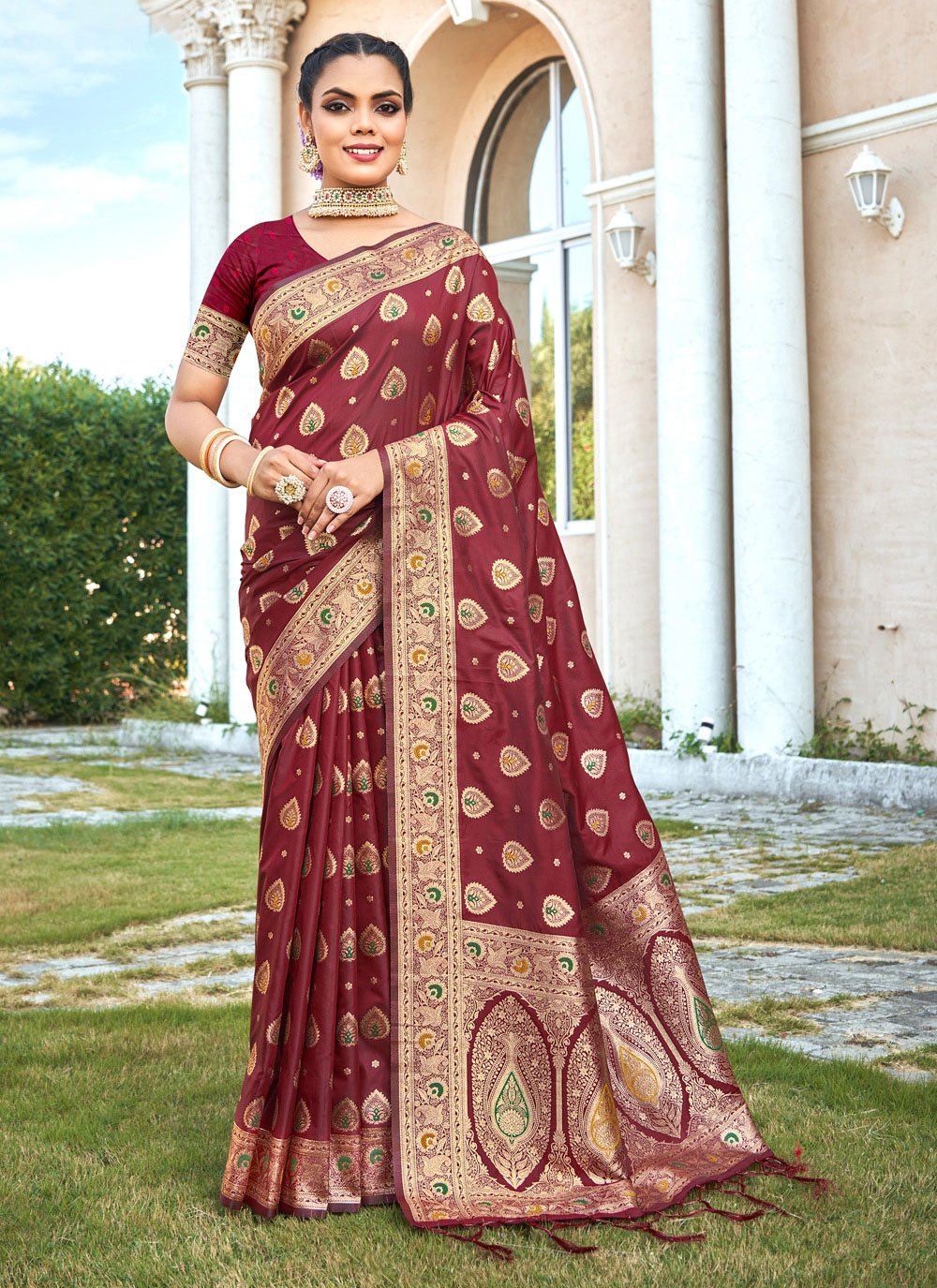 Deep Maroon Kadwa Jaal Pure Banarasi Handloom Katan Silk Saree - Aura  Benaras