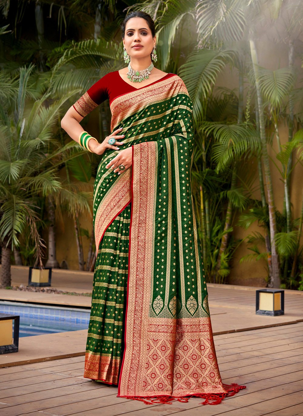 Innovative Green Weaving Banarasi Silk Traditional Saree