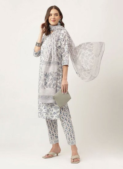 Invaluable Cotton Floral Print Readymade Salwar Suit