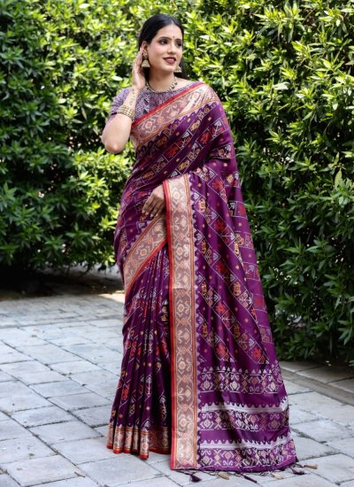 Invaluable Weaving Mehndi Classic Designer Saree