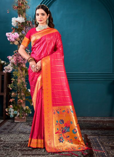Invigorating Silk Weaving Designer Traditional Saree