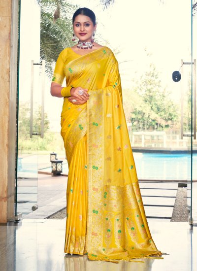 Invigorating Silk Yellow Weaving Designer Traditional Saree