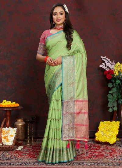 Outstanding Green Classic Saree