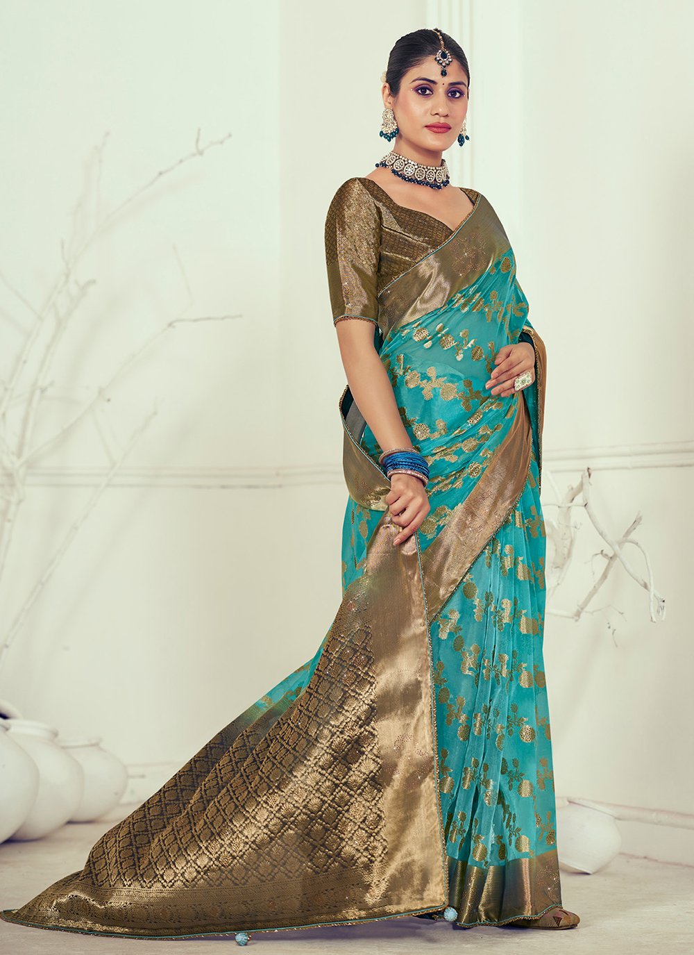 Vega Fashion Mom: Indian Wedding,Bridal Embroidered Reception Saree Designs-Beautiful  Casual Party Wear Fancy Sari Dress