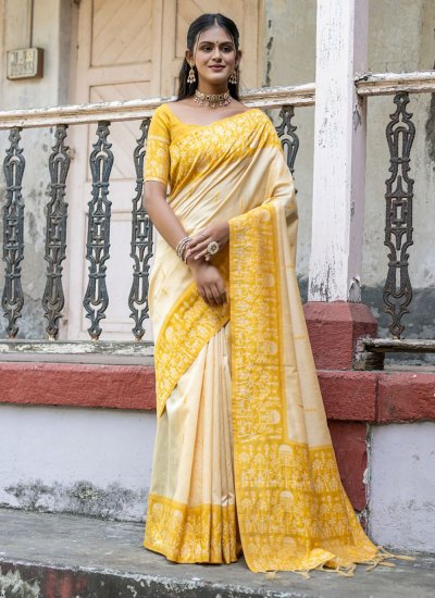 Refreshing Yellow Handloom silk Trendy Saree