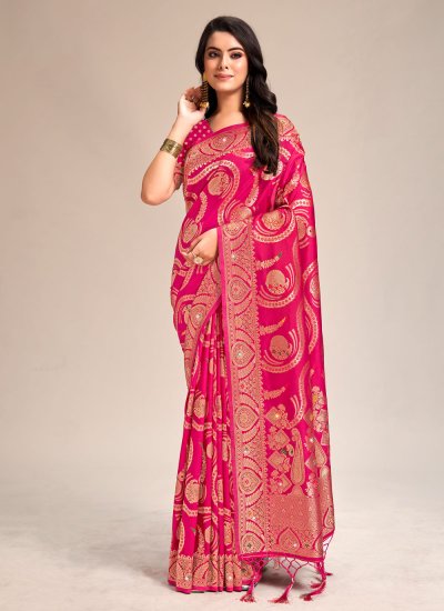 Remarkable Weaving Traditional Saree