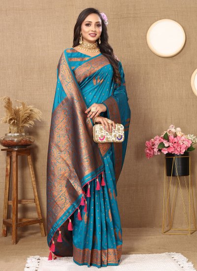 Simplistic Silk Weaving Saree