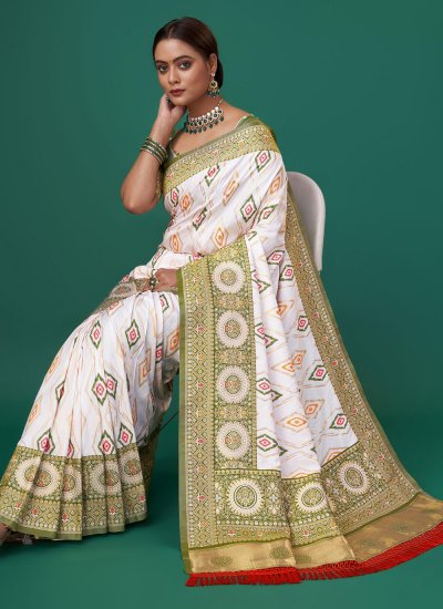 Vibrant Designer Saree For Ceremonial
