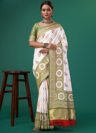 Vibrant Designer Saree For Ceremonial