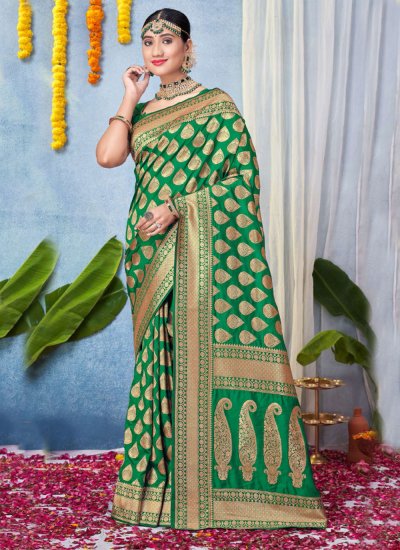 Woven Silk Classic Saree in Green