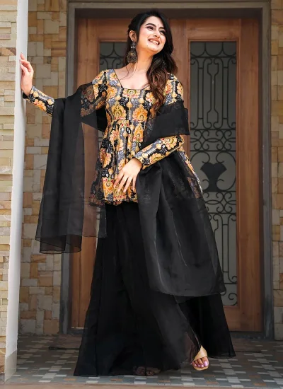 
                            Appealing Silk Black Salwar Suit