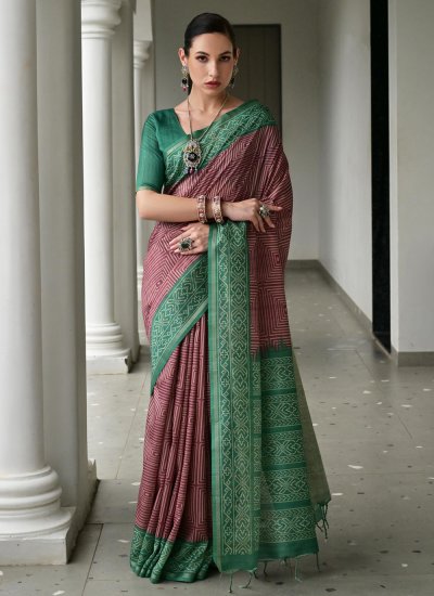 Delectable Printed Classic Saree