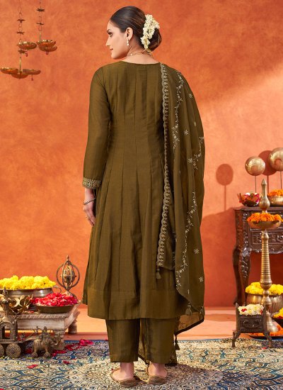 
                            Distinguishable Embroidered Readymade Anarkali Salwar Suit