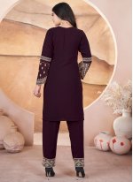 Embroidered Georgette Readymade Salwar Kameez in Purple Embroidered Georgette Readymade Salwar Kameez in Purple