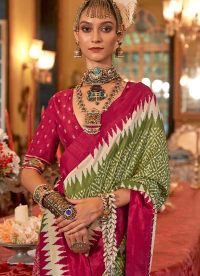 Especial Zari Green Silk Traditional Saree