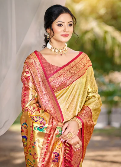 
                            Intriguing Gold Weaving Kanjivaram Silk Trendy Saree