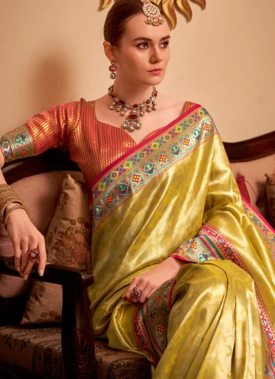 
                            Irresistible Weaving Silk Traditional Saree