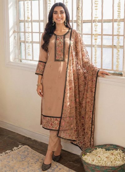 Riveting Georgette Embroidered Salwar Kameez