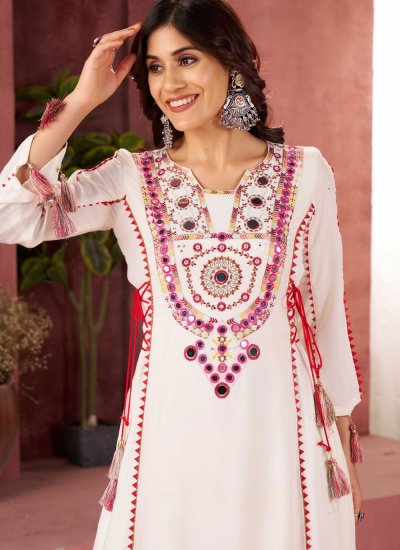
                            Sumptuous Rayon Sangeet Salwar Kameez