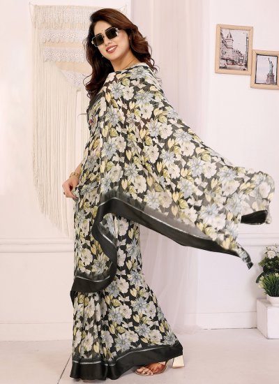 
                            Vivid Classic Saree For Festival