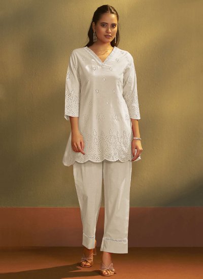 Aristocratic Cotton Plain Off White Casual Kurti
