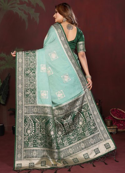 
                            Auspicious Weaving Trendy Saree