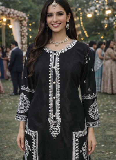
                            Black Embroidered Pakistani Salwar Kameez