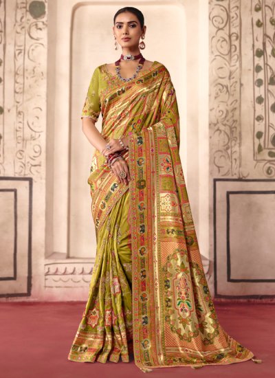 Captivating Thread Work Classic Saree