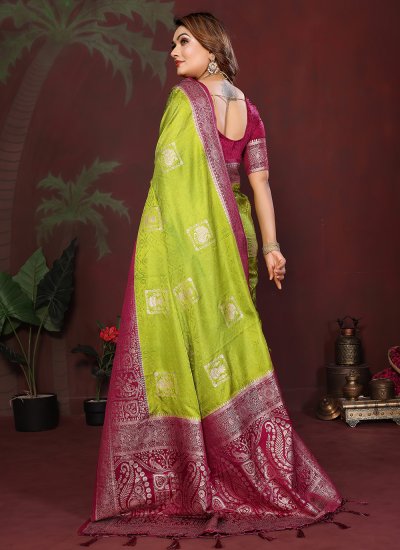 
                            Classic Saree Weaving Satin Silk in Green