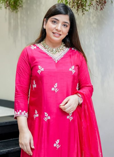 
                            Congenial Pink Salwar Kameez