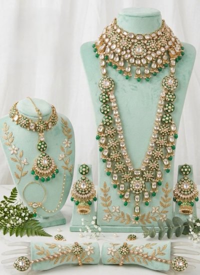 Diamond Green Necklace Set