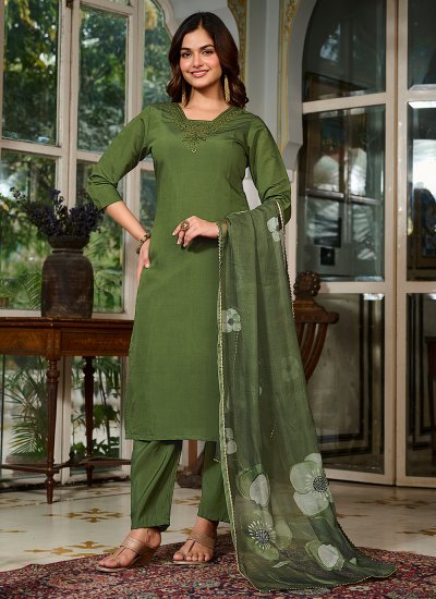 Distinctively Embroidered Salwar Kameez