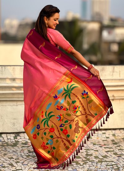 
                            Enthralling Pink Woven Classic Saree