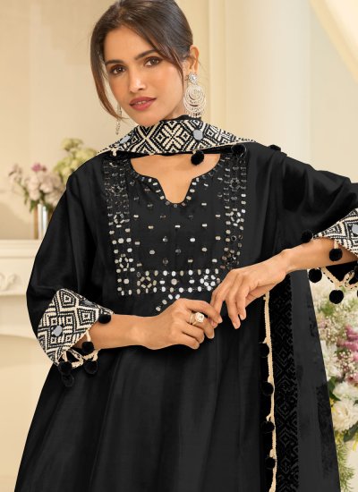 
                            Epitome Black Party Salwar Kameez