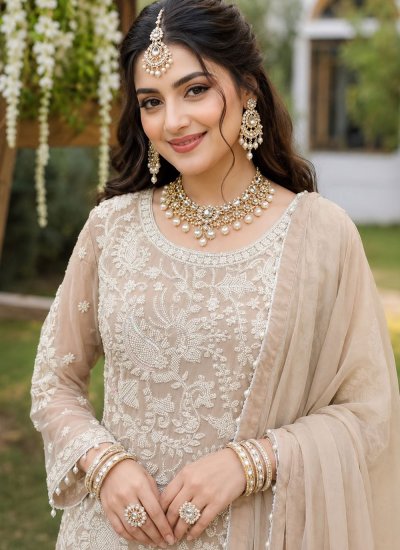 
                            Especial Georgette Beige Salwar Kameez