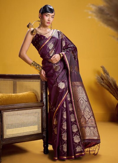 Fabulous Weaving Handloom silk Trendy Saree