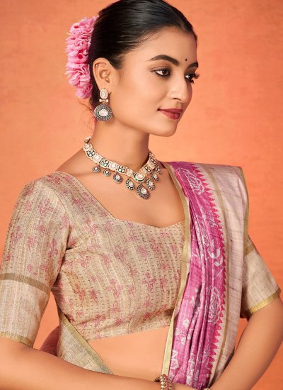 
                            Fascinating Jacquard Work Pink Contemporary Saree