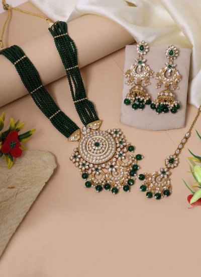 
                            Green Color Necklace Set