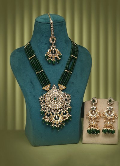 Green Color Necklace Set