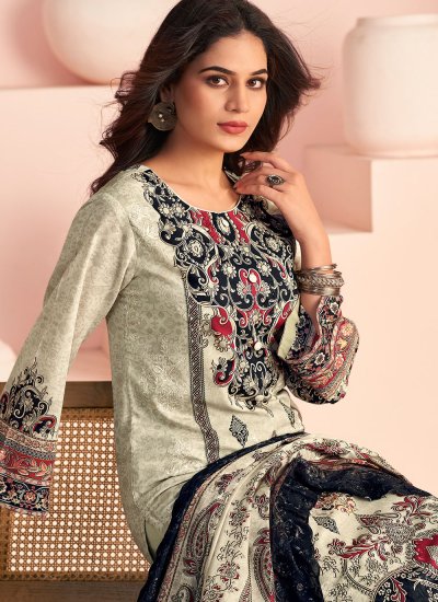 
                            Green Digital Print Cotton Lawn Salwar Kameez