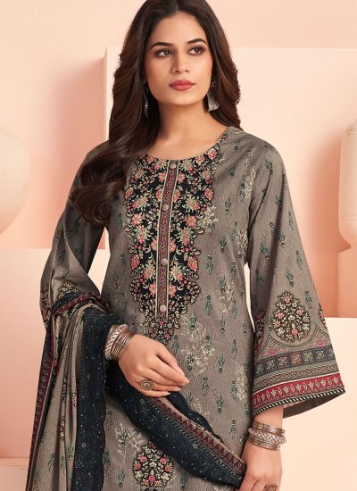 
                            Grey Color Pant Style Suit